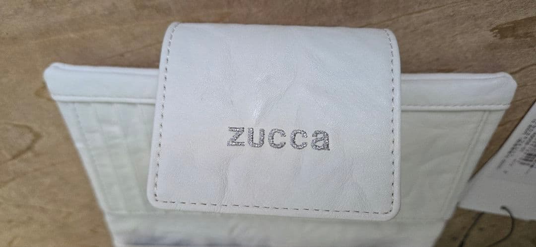 ZUCCa エンボスウォレット