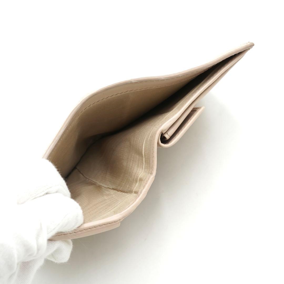 ✨未使用に近い・箱付き✨　PRADA ミニ財布　三角プレート　トライアングル