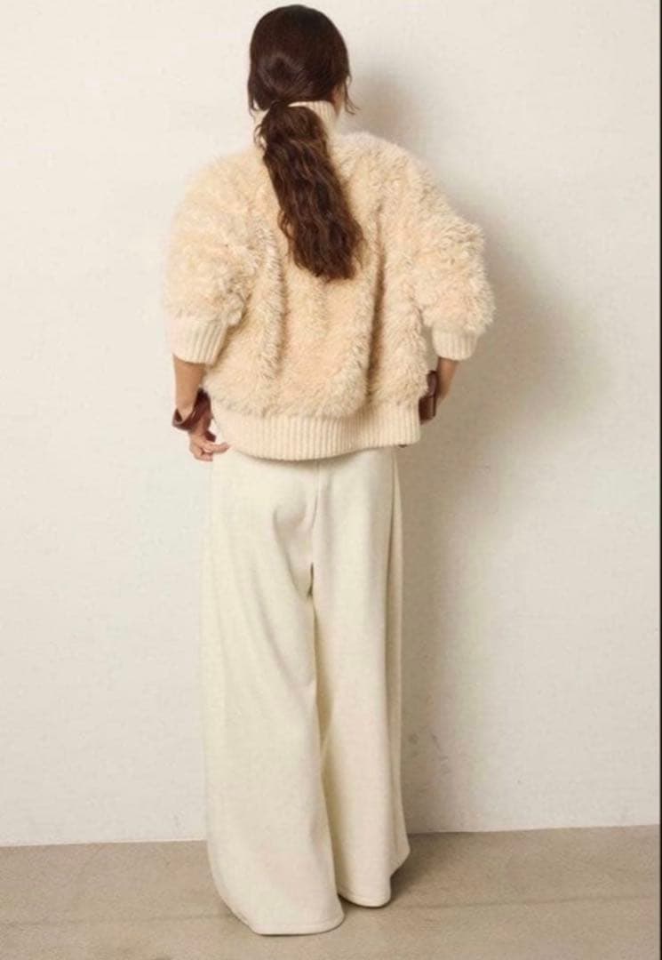 esica ハイネックボアブルゾン　未使用