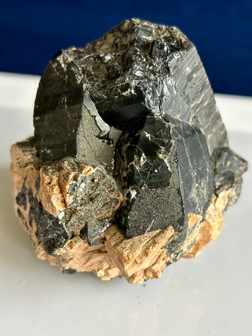 【超特大830g】強力な魔除けの石！ モリオン（黒水晶）クラスター/原石 鑑賞石