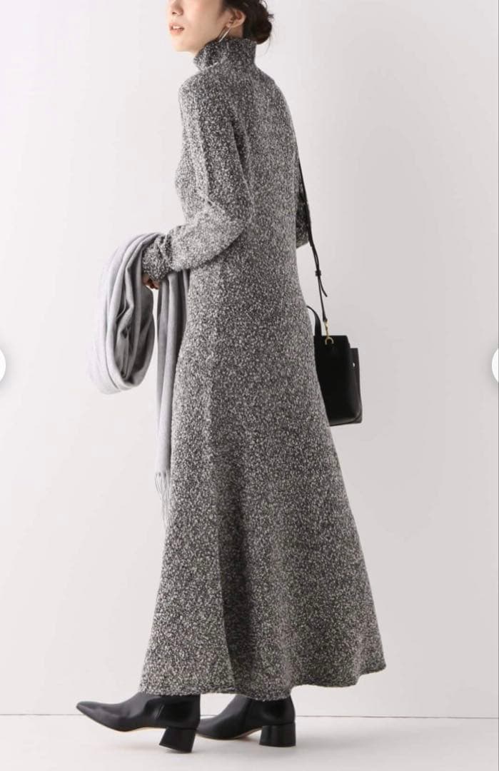 IENA ハイネック ロングニットワンピース グレー、ラメ入り