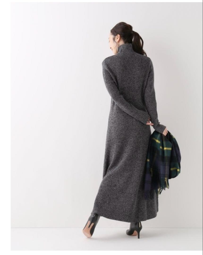 IENA ハイネック ロングニットワンピース グレー、ラメ入り