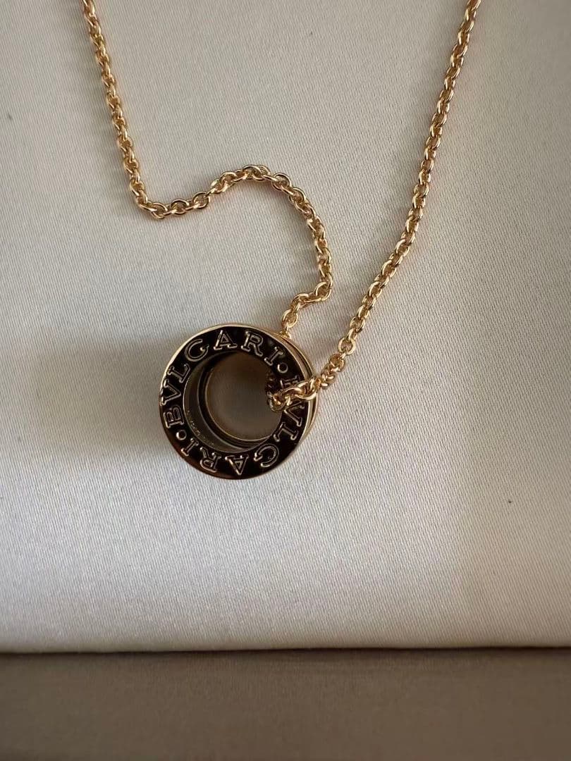 BVLGARI ロゴ入りネックレス 新品同様