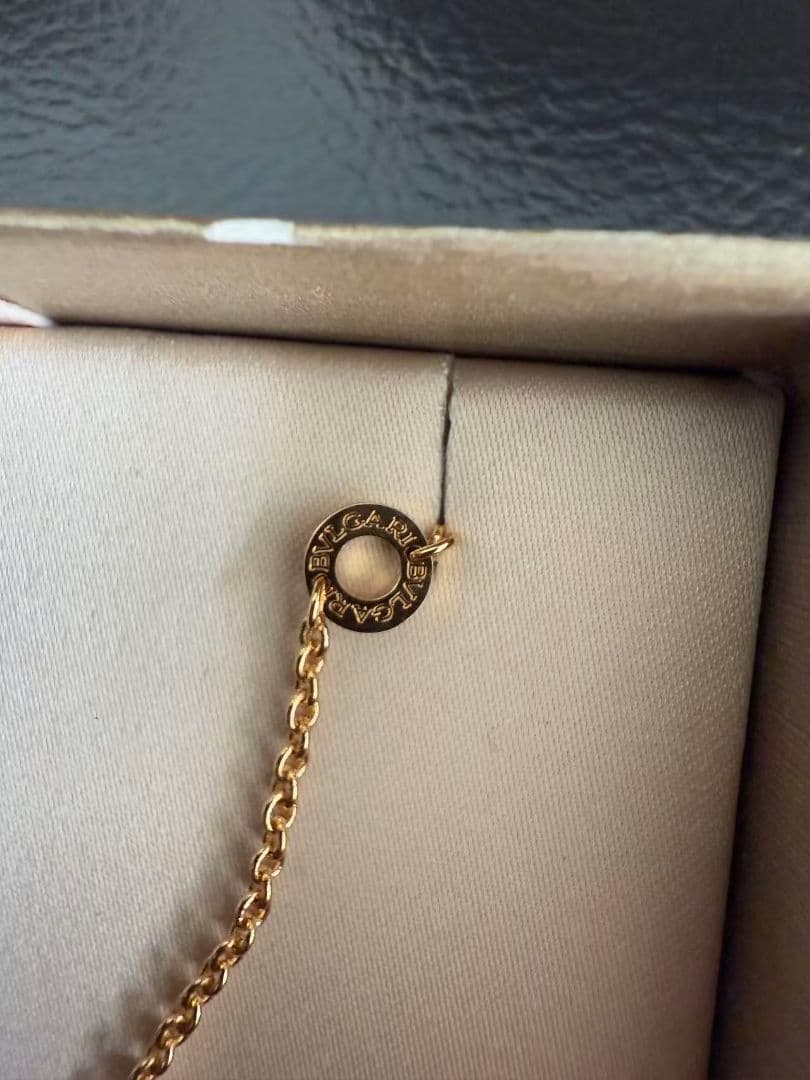 BVLGARI ロゴ入りネックレス 新品同様