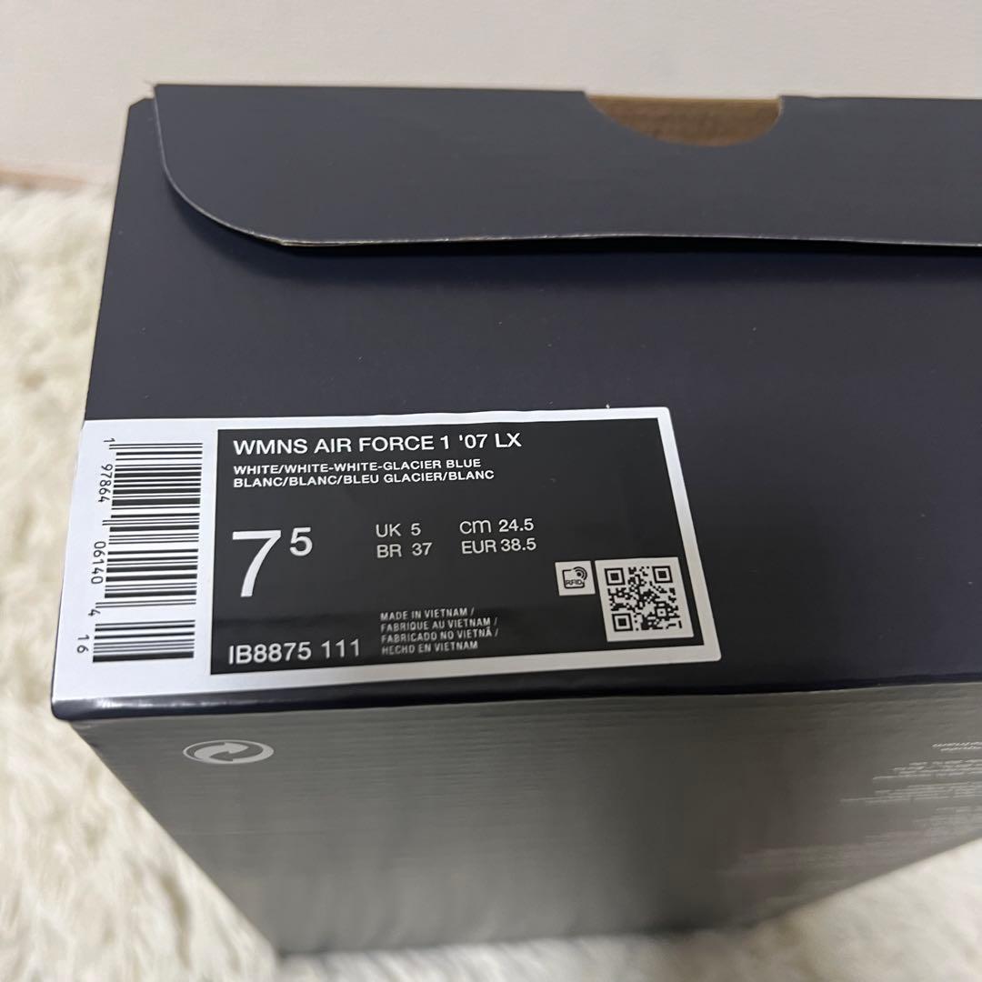 新品、未使用Nike Women's Air Force 1 Low 24.5