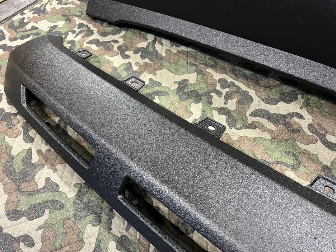 MatsuShin様新型デリカD5 後期　アンダーカバー、バンパー　ラプター塗装