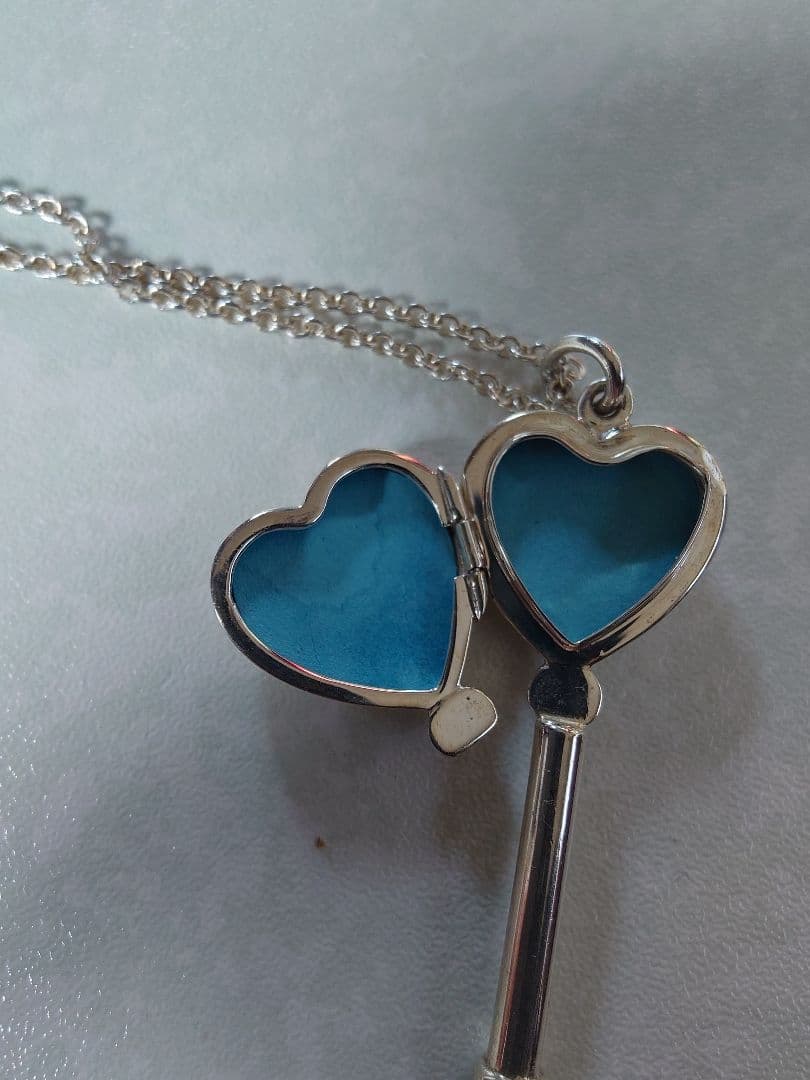 ティファニー　ロケットネックレス　鍵