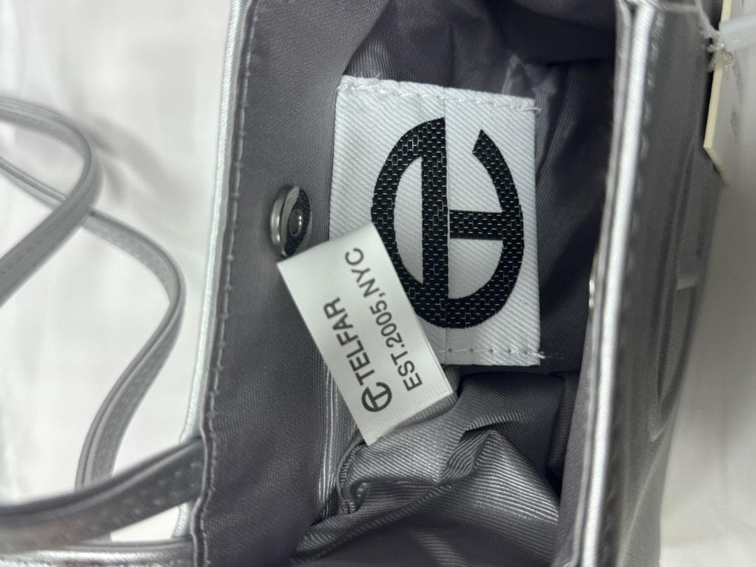 Telfar シルバーサコッシュ