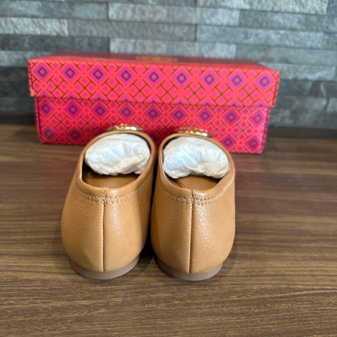 「新品・未使用」TORY BURCH ベージュフラットシューズ 23.5cm