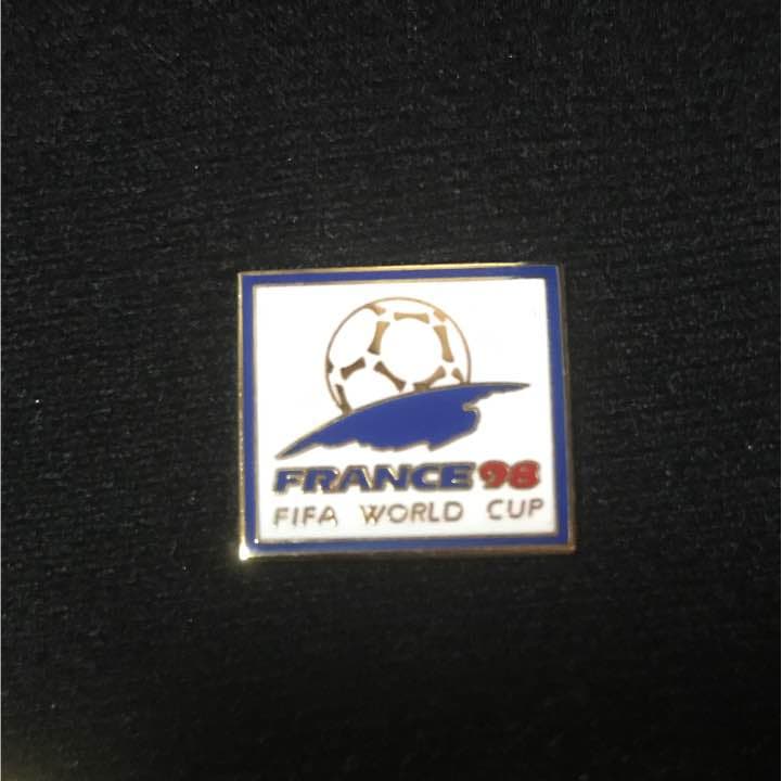 FIFA WORLD  CUP98   32か国&トロフィーピンバッチ