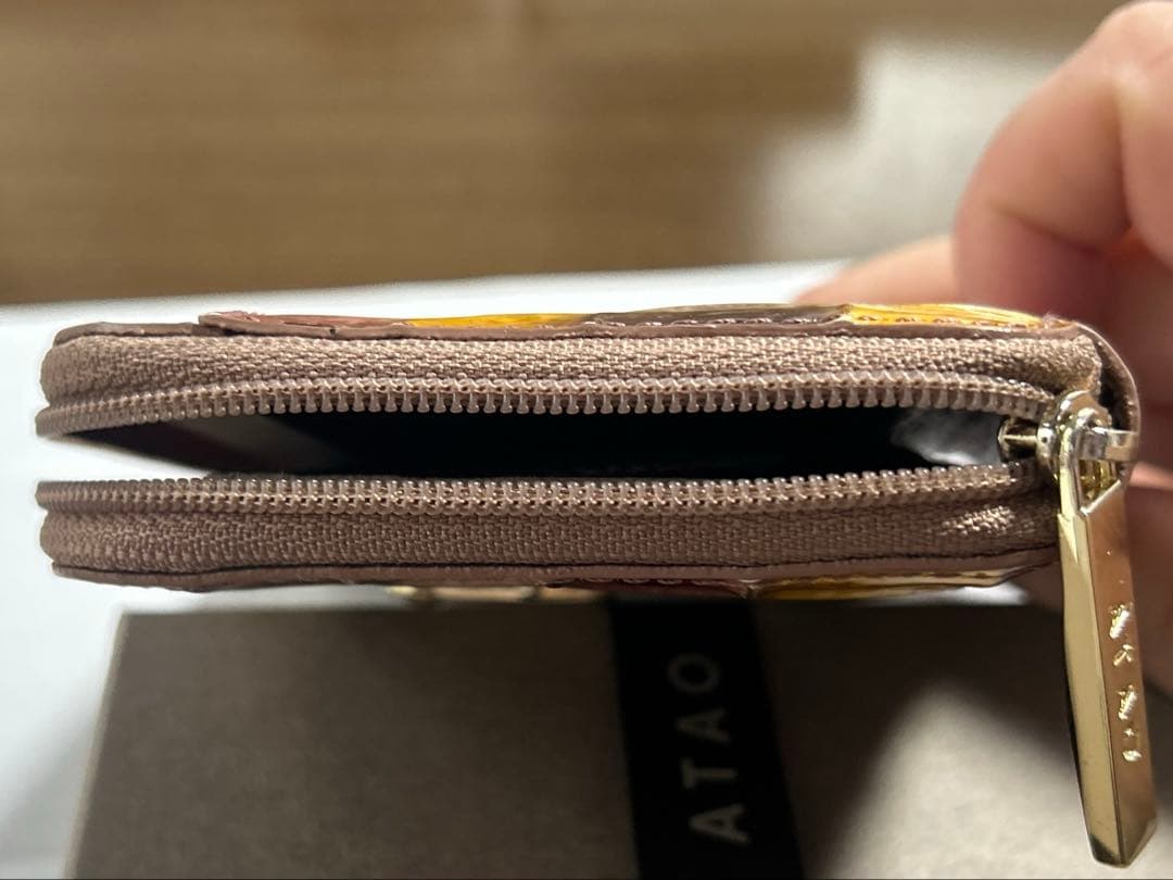 アタオ　ミリモ　ヴィトロ　財布