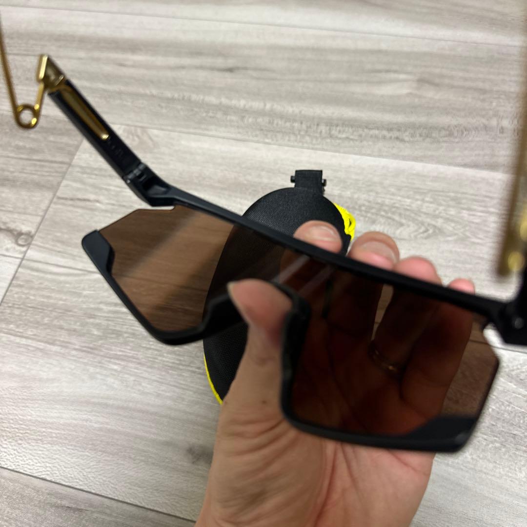 OAKLEY BXTR Lスポーツサングラス ブラック/ゴールド 限定