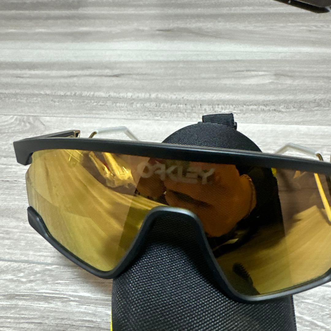 OAKLEY BXTR Lスポーツサングラス ブラック/ゴールド 限定