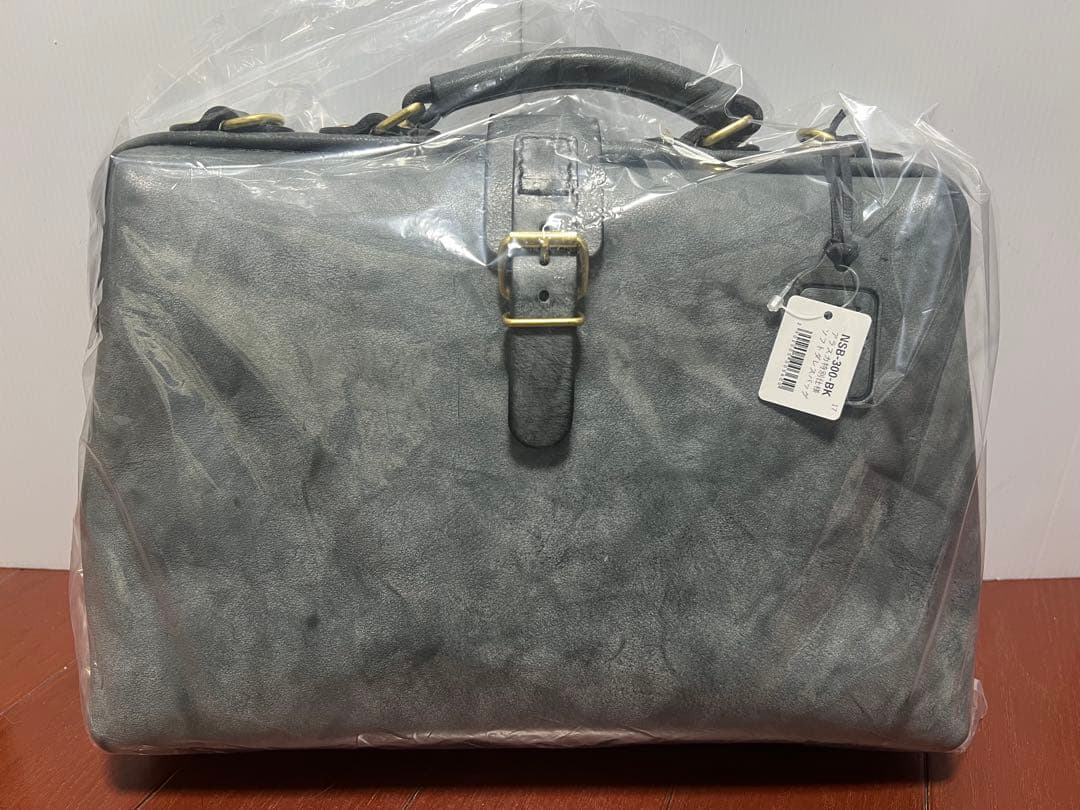 【新品未使用】ヘルツ ソフトダレスバッグ 限定革