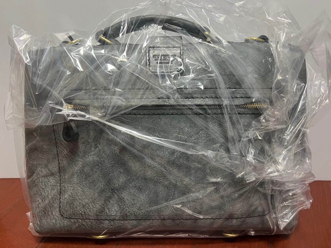 【新品未使用】ヘルツ ソフトダレスバッグ 限定革