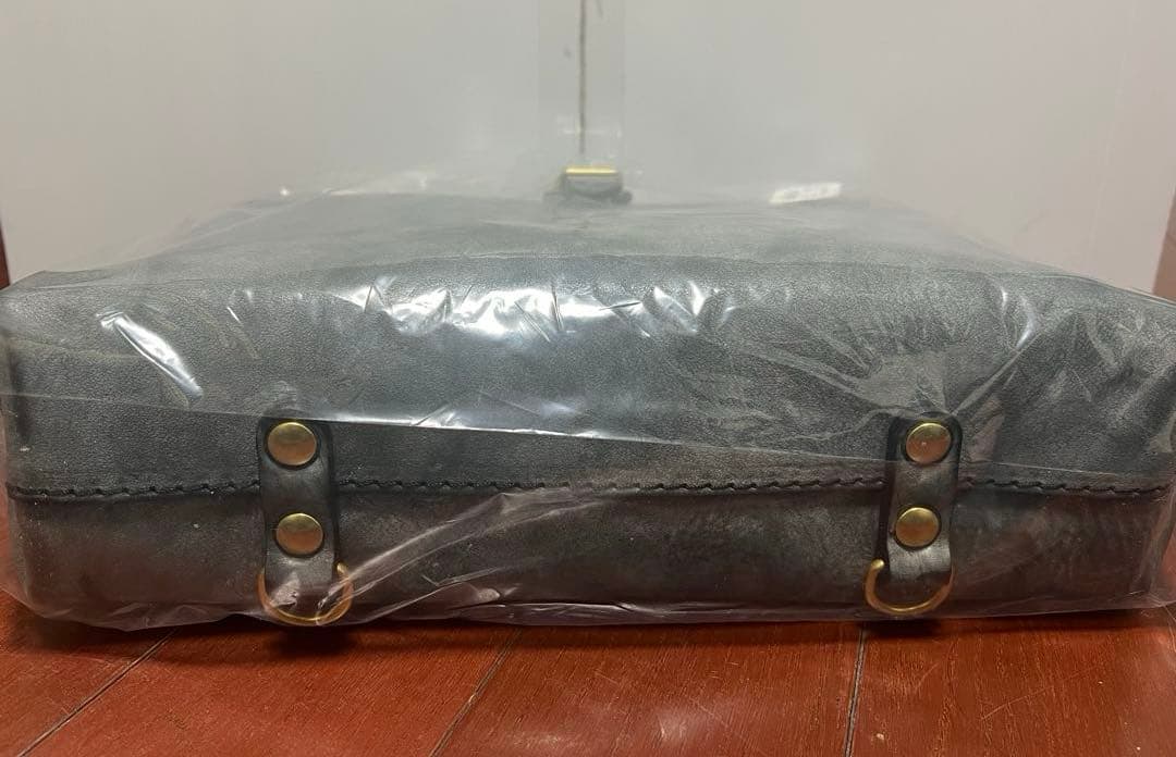 【新品未使用】ヘルツ ソフトダレスバッグ 限定革