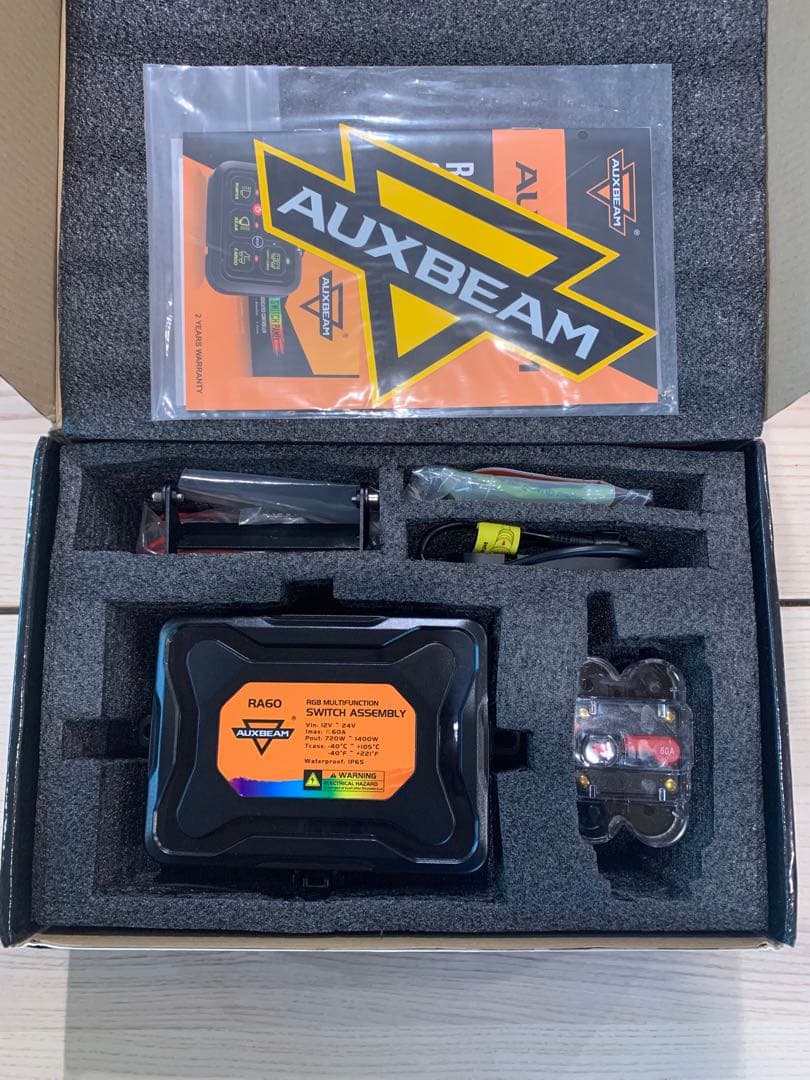 と*び様 AUXBEAM スイッチパネル RA60 RGB