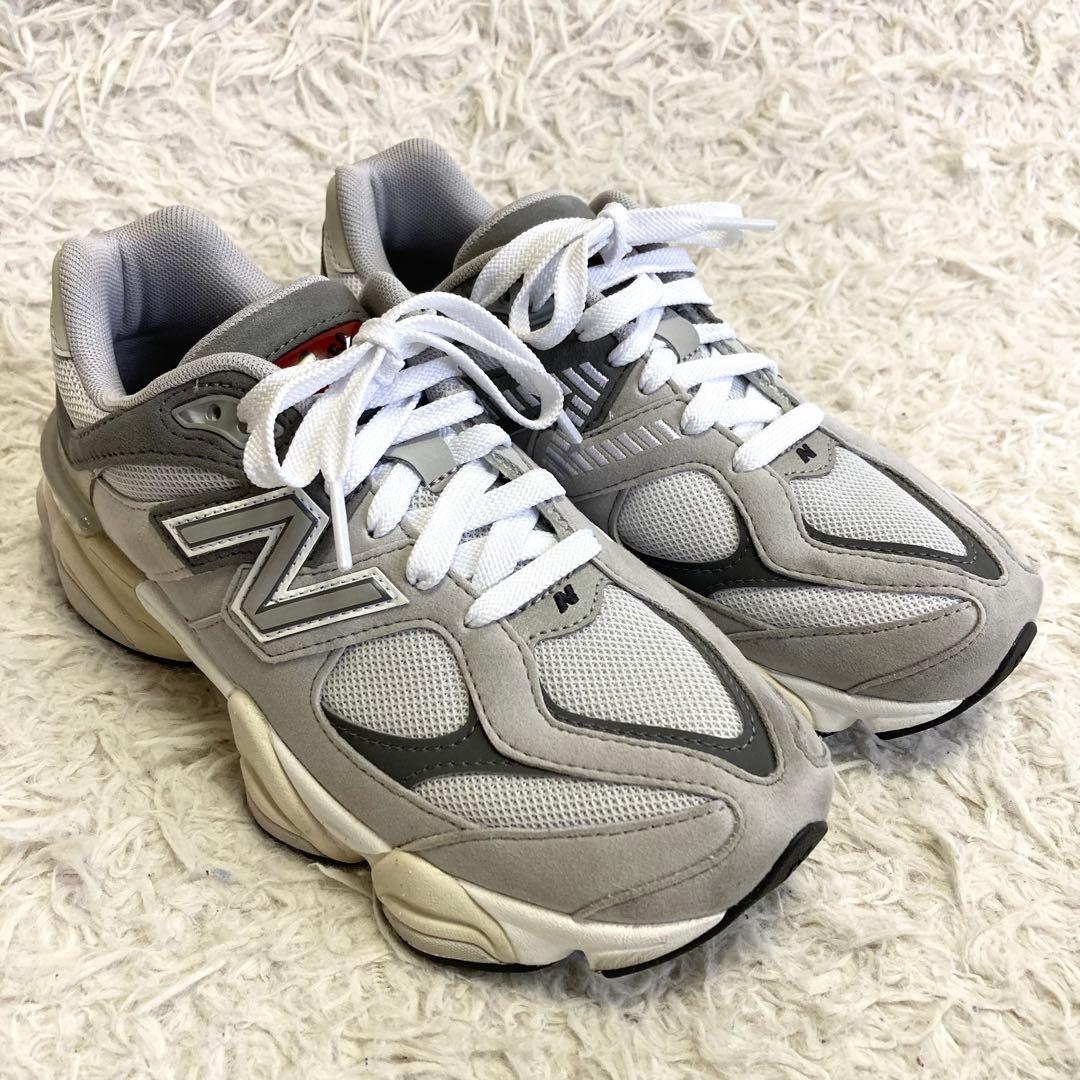 美品 New Balance 9060 グレー 23.5cm 厚底スニーカー