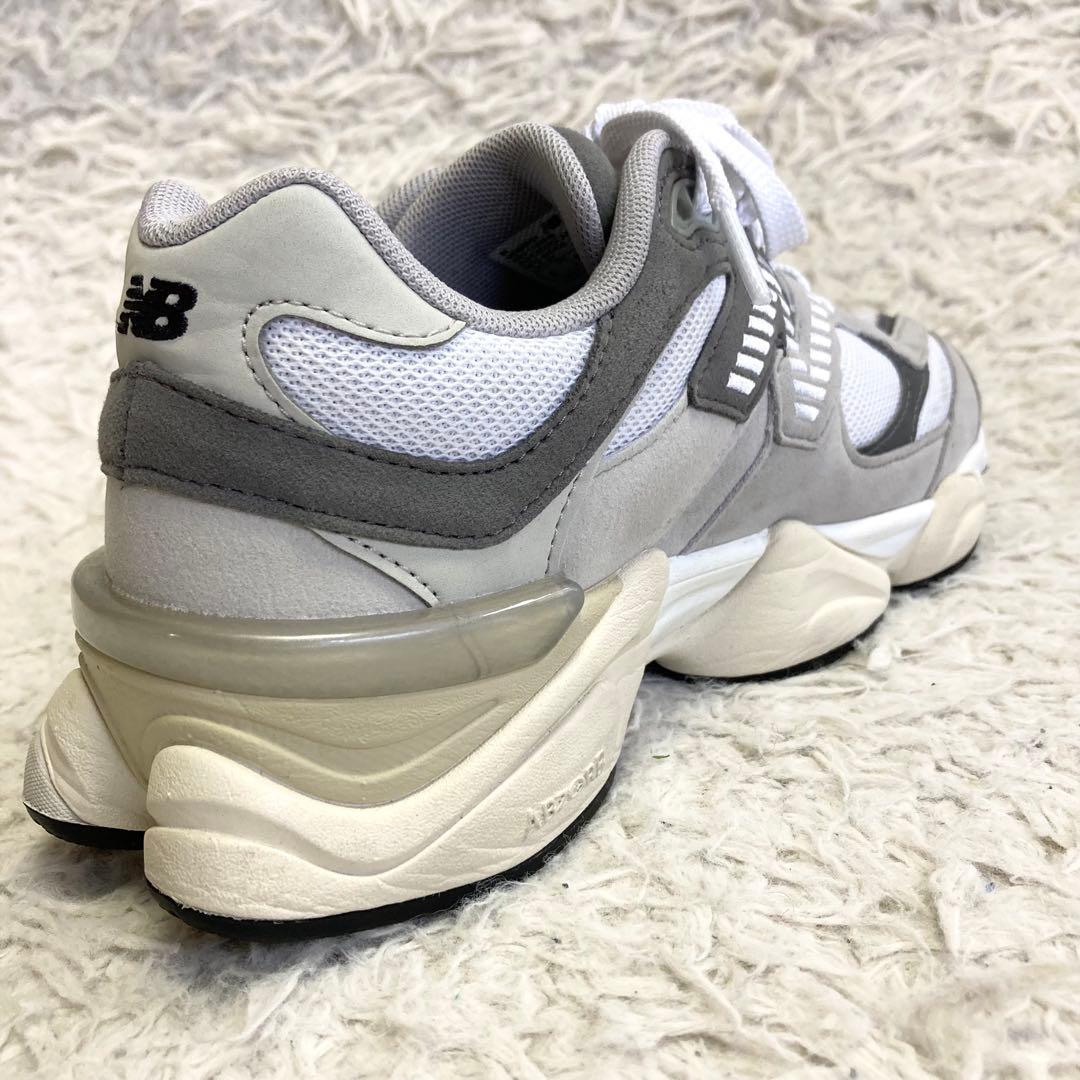 美品 New Balance 9060 グレー 23.5cm 厚底スニーカー