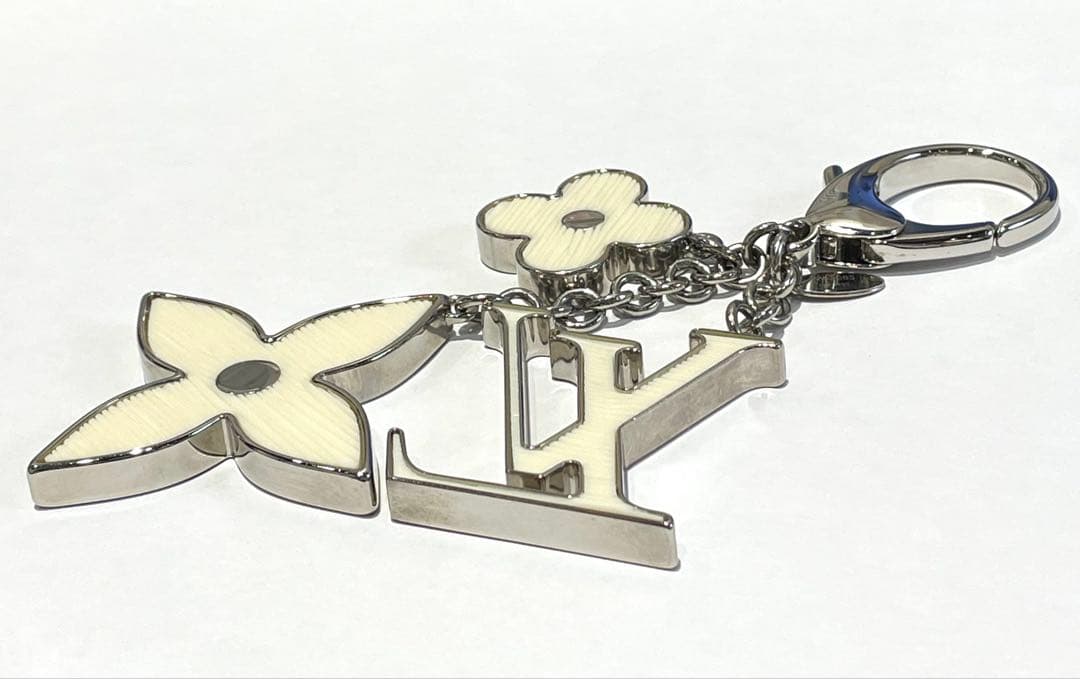 ルイヴィトン M65085 ビジューサック チャーム ホワイト イヴォワール