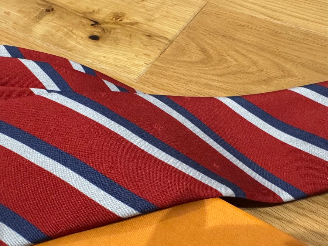 ルイヴィトンジャパン正規品モノグラム ネクタイ レッド ネイビー ルイヴィトン