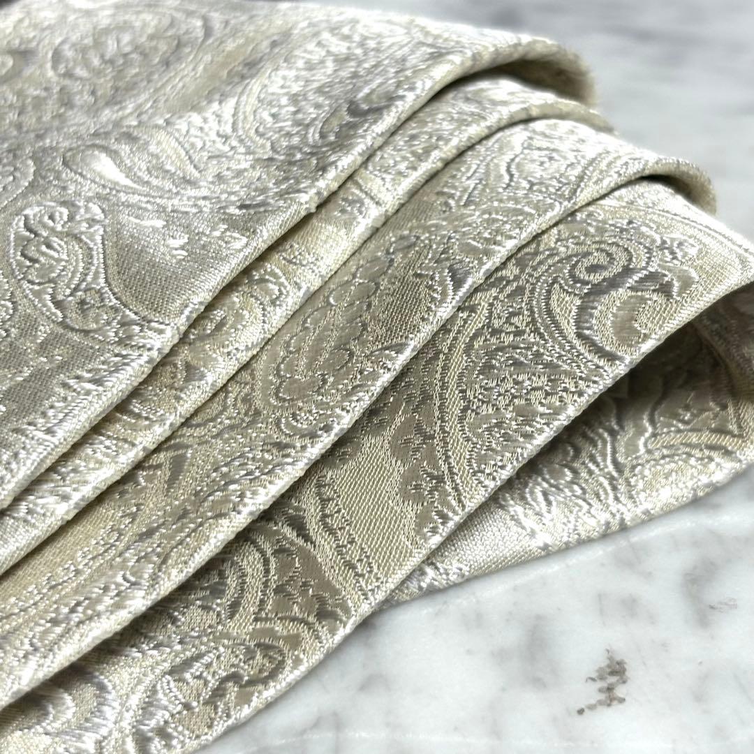 JOHN COMFORT ネクタイ ホワイト シルバー ペイズリー柄 光沢