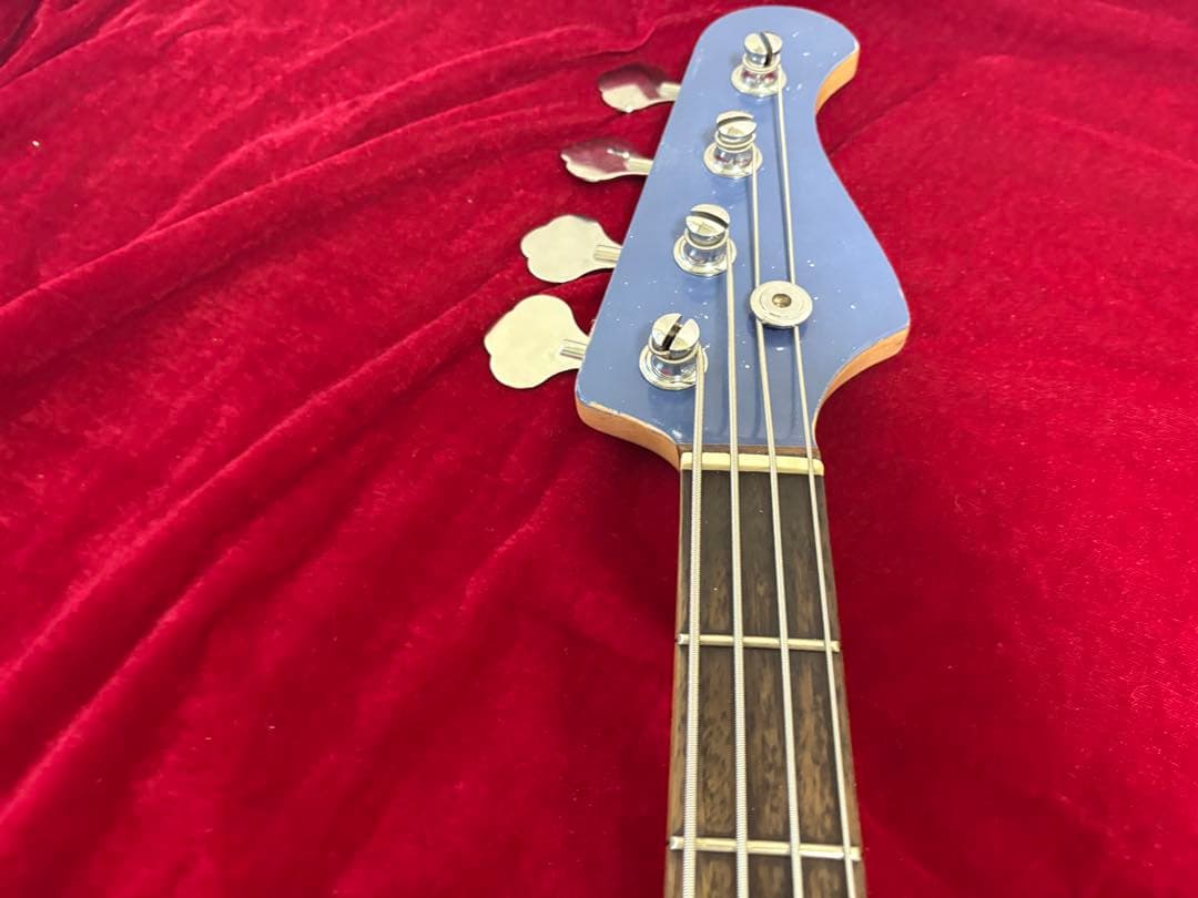 ジャズベース　マルチレイヤーカラー　ラッカーフィニッシュ