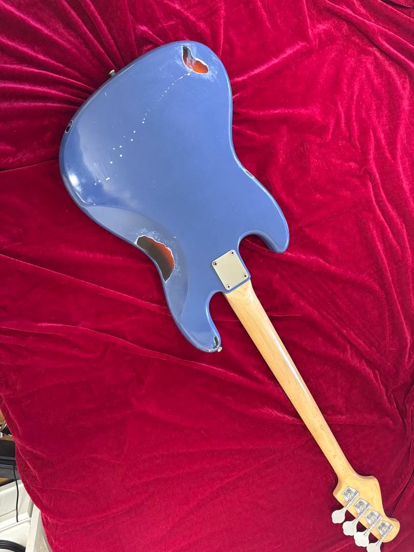 ジャズベース　マルチレイヤーカラー　ラッカーフィニッシュ