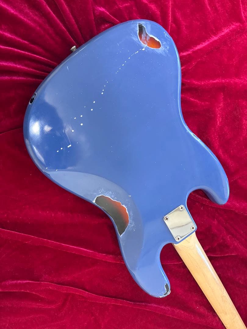 ジャズベース　マルチレイヤーカラー　ラッカーフィニッシュ