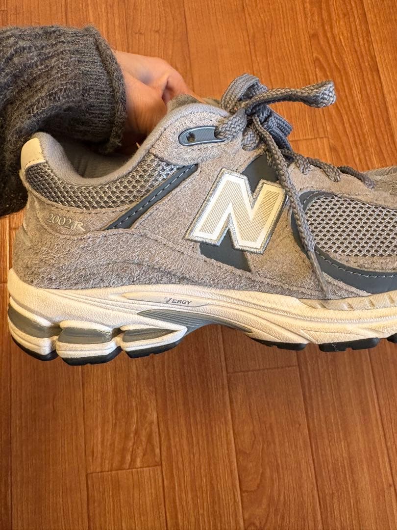 靴 New balance M2002RST