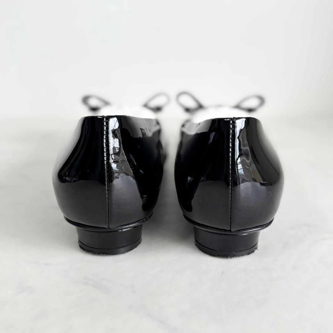 美品 フェラガモ 5.5D VIVA フラットパンプス ヴァラ エナメル 黒