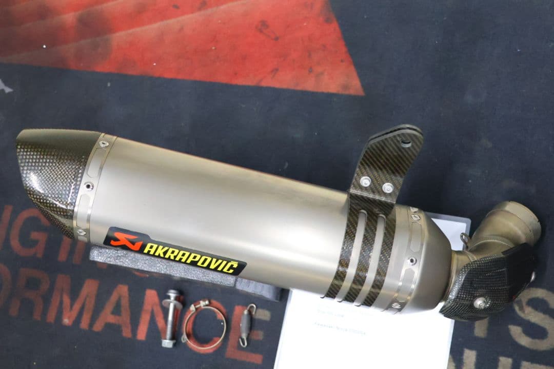 NINJA1000SX 20-24 アクラポビッチ　スリップオンマフラー　チタン