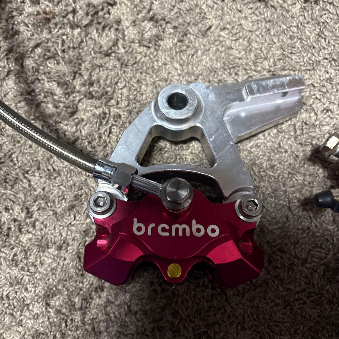 brembo 赤 ブレーキキャリパー　キャリパーサポート　リアマスターセット