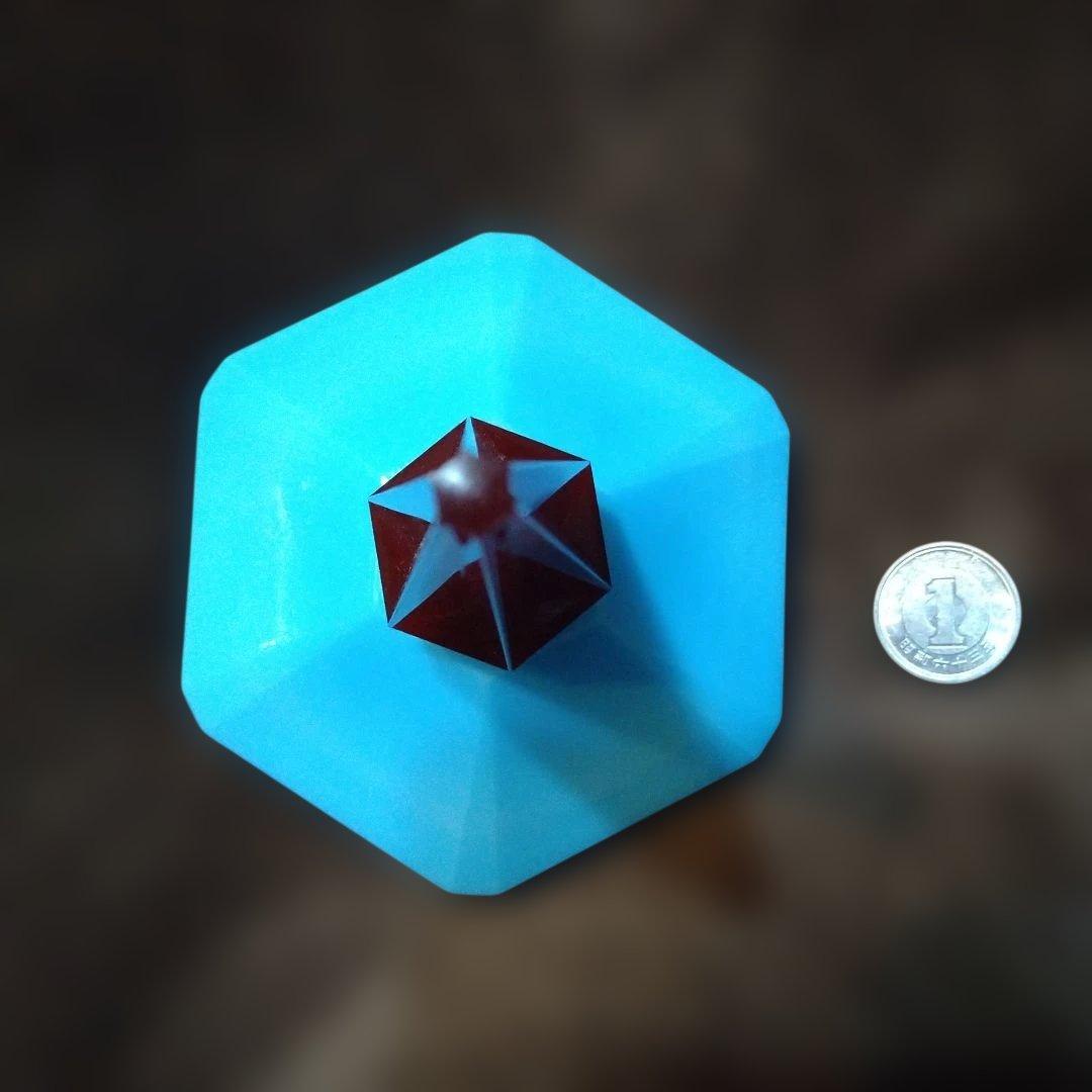 Cacharel Lou Lou 香水 青と赤の六角形デザイン Vintage瓶