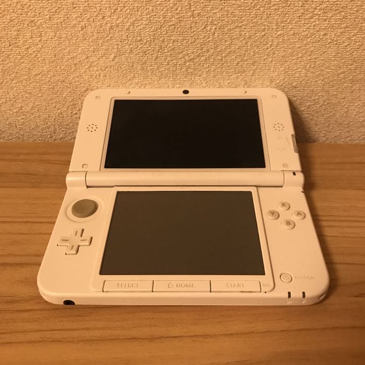 ニンテンドー3DS LL ピンク×ホワイト アナと雪の女王