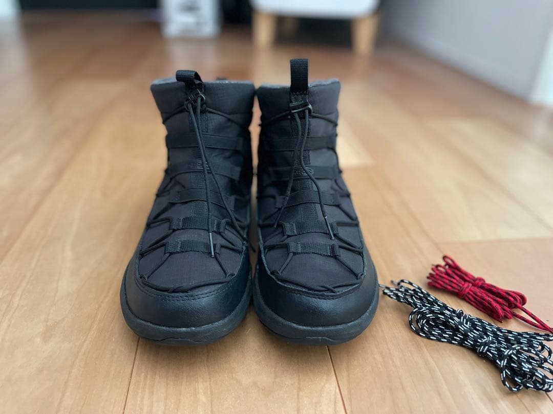 KEEN ユニークスニークチャッカブーツ　ウィンターブーツ　ブラック WP