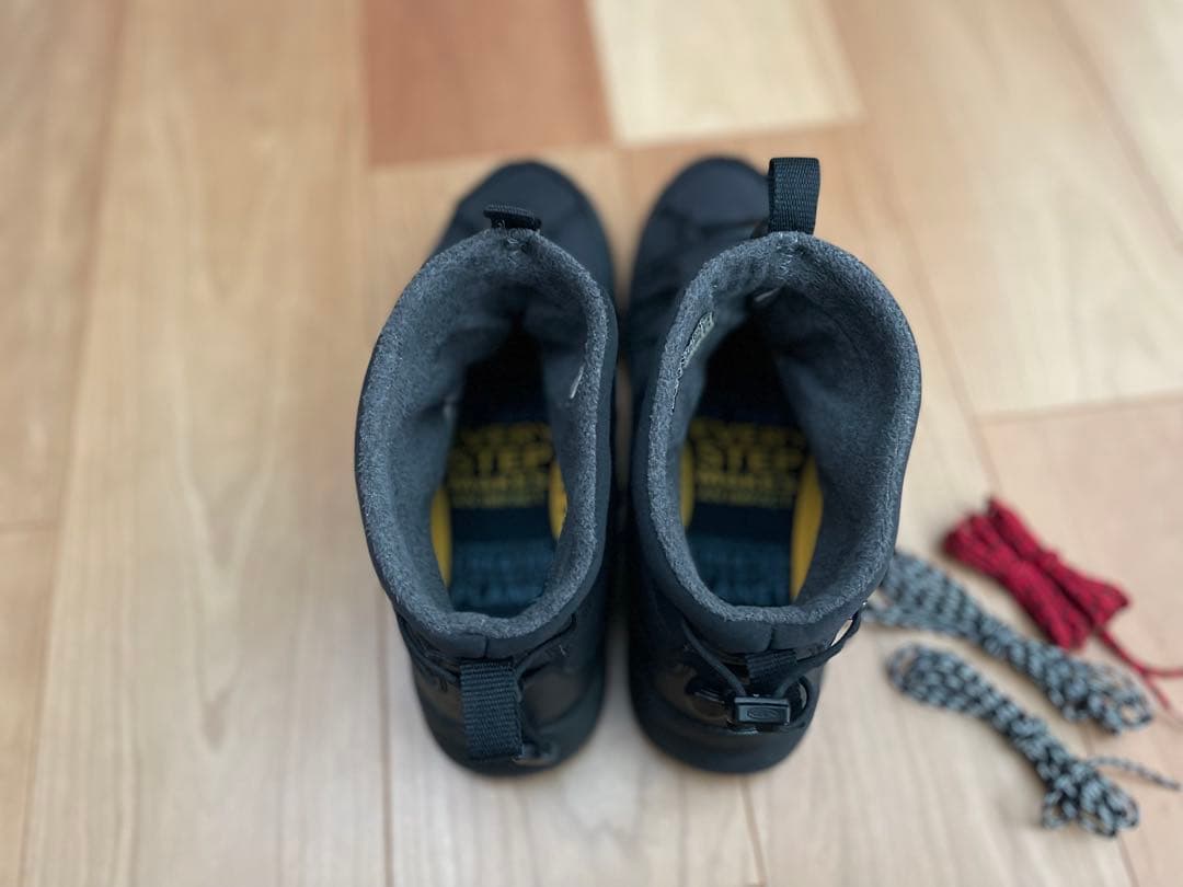 KEEN ユニークスニークチャッカブーツ　ウィンターブーツ　ブラック WP