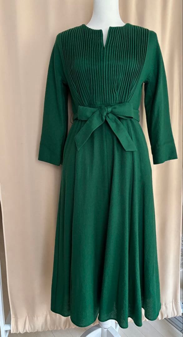 シビラ　グリーンロングワンピース