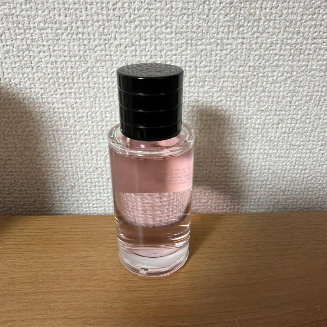 メゾンクリスチャンディオール ラコルノワール オードゥ パルファン40ml ①