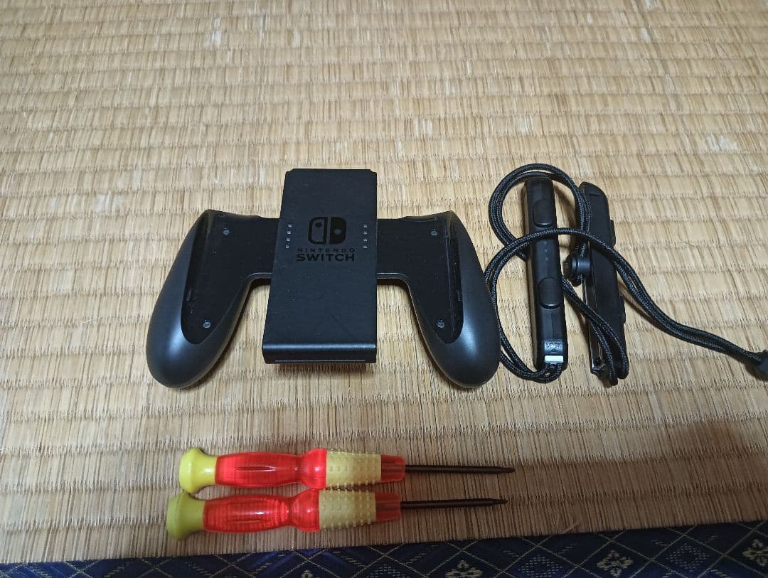 Nintendo Switch本体とSwitchコントローラ分解ドライバーその他