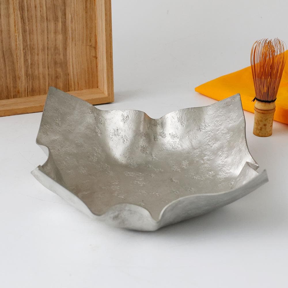 高岡銅器 保峰作 純錫 うつわ 煎茶道具 金属工芸 菓子器 菓子鉢 640ｇ