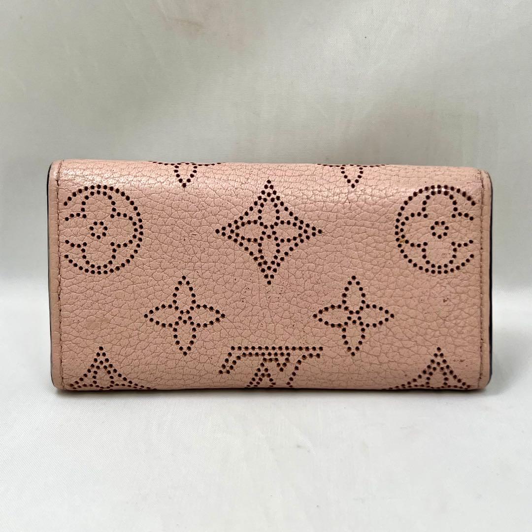 ルイヴィトン マヒナ ミュルティクレ4 マグノリア ピンク M64056