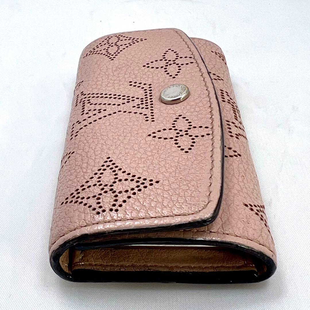 ルイヴィトン マヒナ ミュルティクレ4 マグノリア ピンク M64056