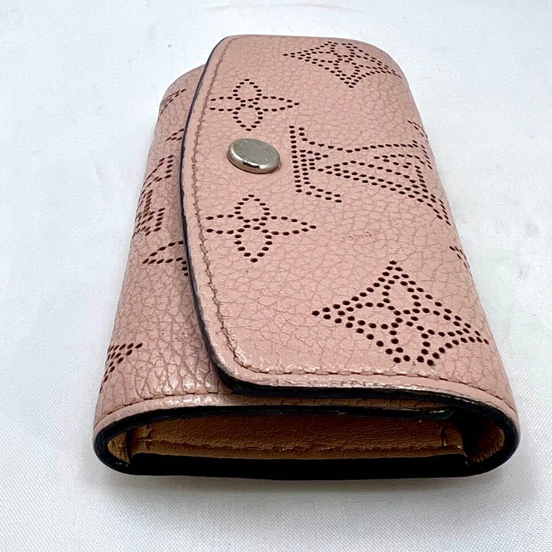 ルイヴィトン マヒナ ミュルティクレ4 マグノリア ピンク M64056