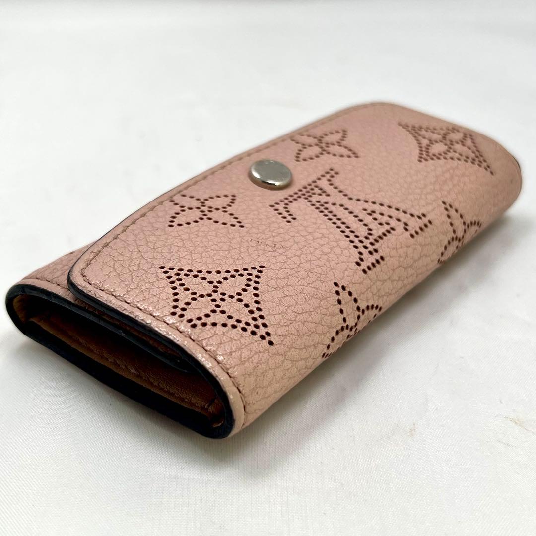 ルイヴィトン マヒナ ミュルティクレ4 マグノリア ピンク M64056