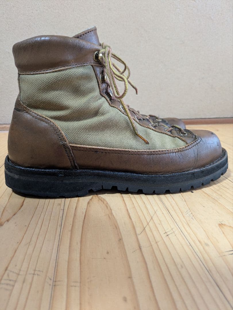 ダナーライト　黒タグ　7EE