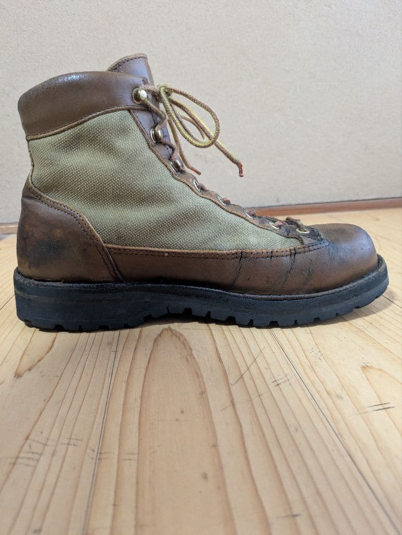 ダナーライト　黒タグ　7EE