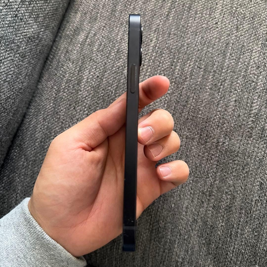 Apple iPhone 12 ブラック6.1インチ 本体　64G