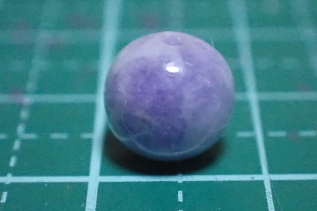 最高級　糸魚川翡翠　丸玉　姫川　紫　ラベンダー　送料無料