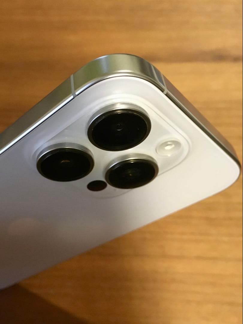 【極美品】iPhone 16 Pro 128GB ホワイトチタニウムSIMフリー